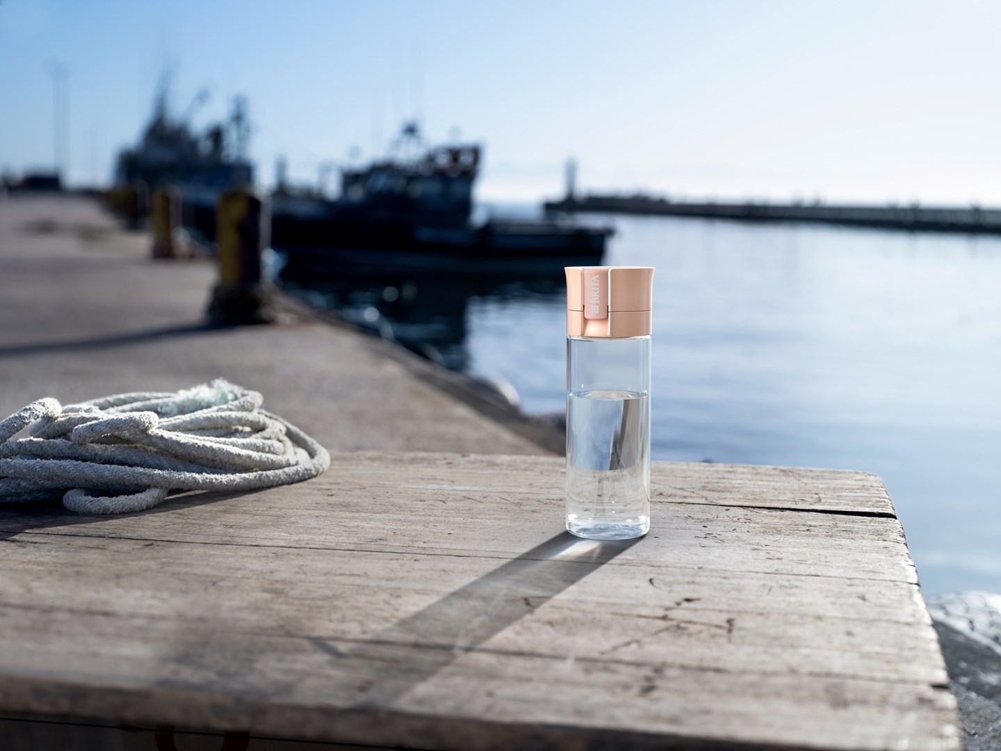 Butelka filtrująca Brita Vital pastelowa brzoskwinia 2 dyski - obrazek 4