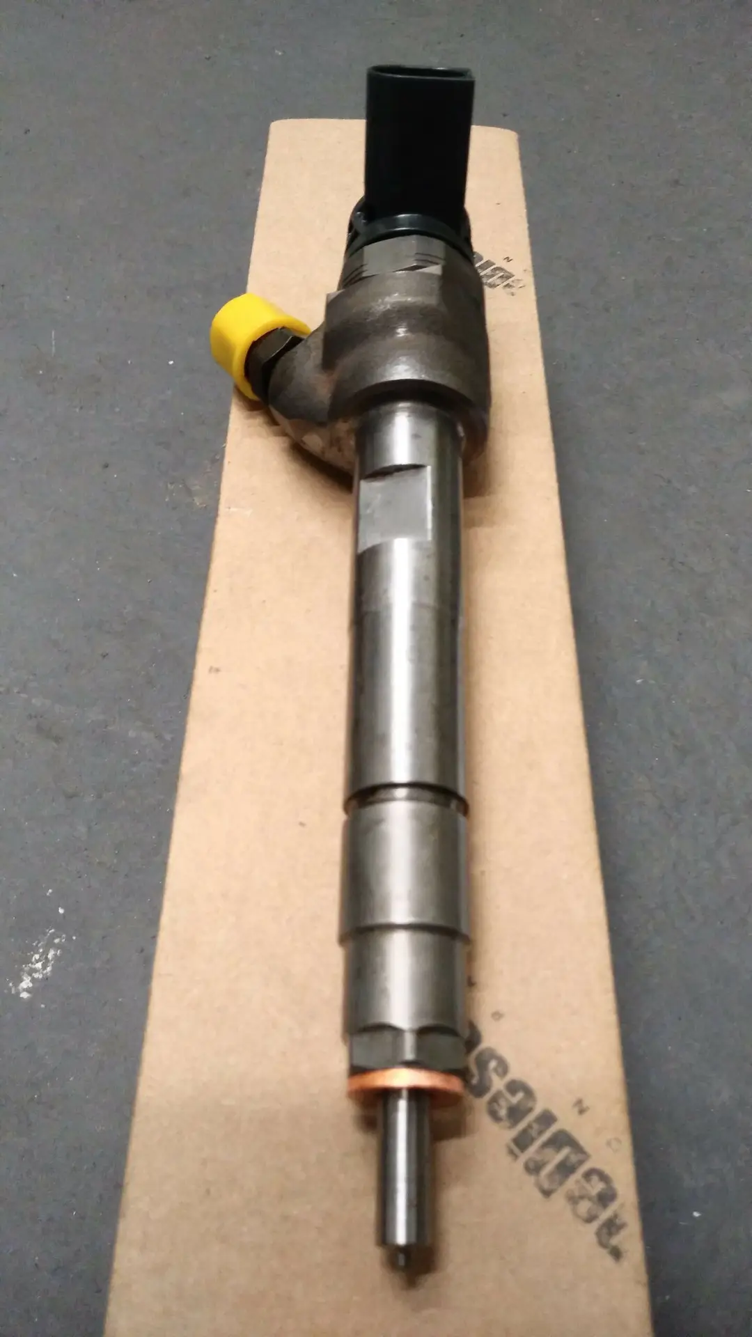 Wtryskiwacz Vauxhall Vivaro 1.6 - 0445110569 - obrazek 3