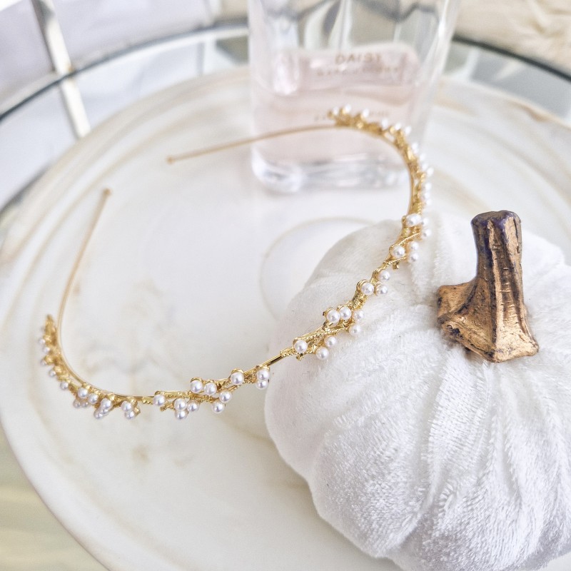 Opaska do włosów zdobiona perełki złota O530 - obrazek 3