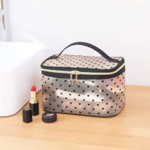 Kosmetyczka damska kuferek transparentna czarne serca 12x21x13cm KS125