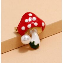 Broszka ozdobna czerwony grzybek muchomorek z perłą BZ191