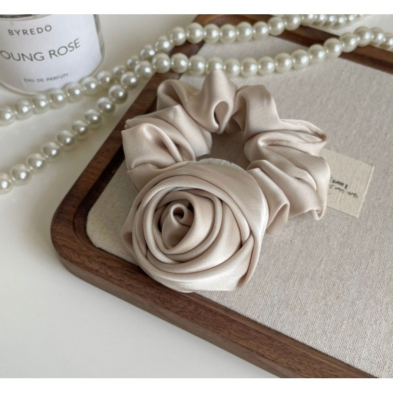 Gumka frotka z różą kremowa na plakietce GUM163K - obrazek 3