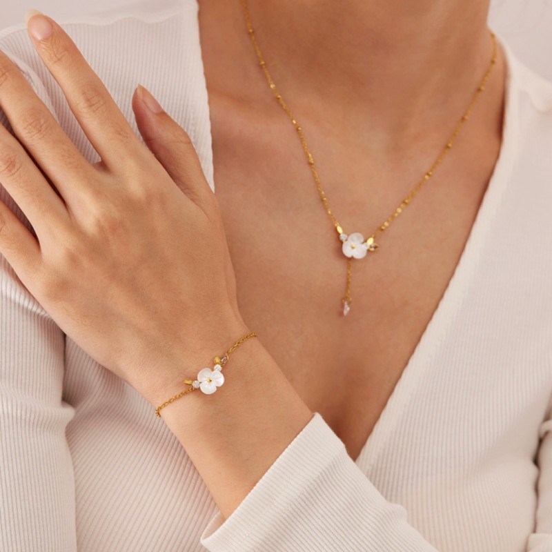 Bransoletka na rękę stal chirurgiczna pozłacana 14k złotem, biały kwiat, cyrkonia BST1516 - obrazek 3