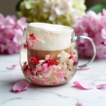 Szklanka termiczna z kwiatami w środku, gipsówka hortensje róż 350 ml 1szt SZK182