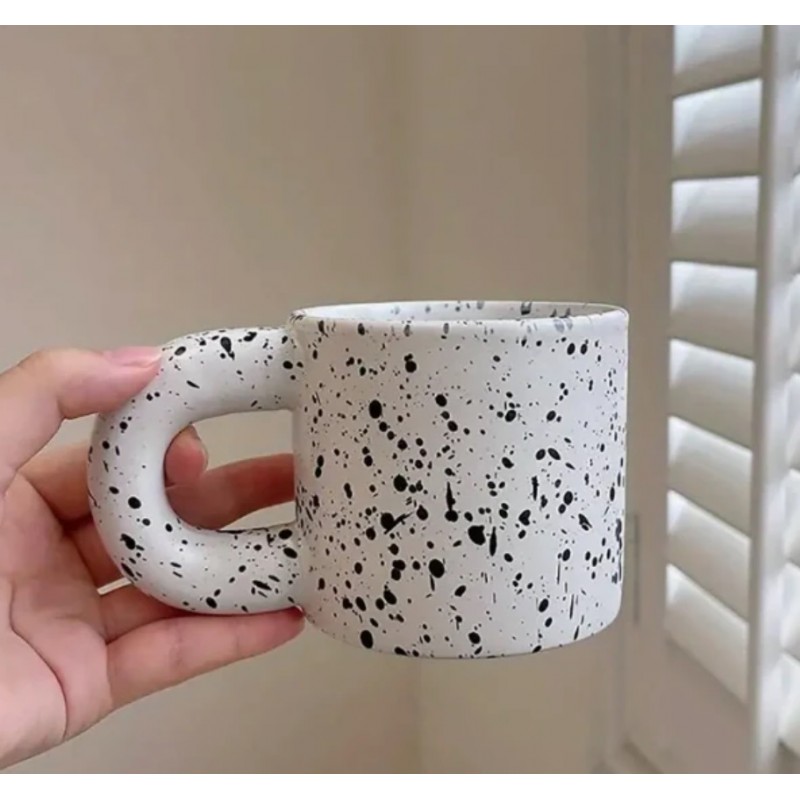 Ceramiczny, nakrapiany kubek z uchem 300 ml Matowy CUP19 - obrazek 4