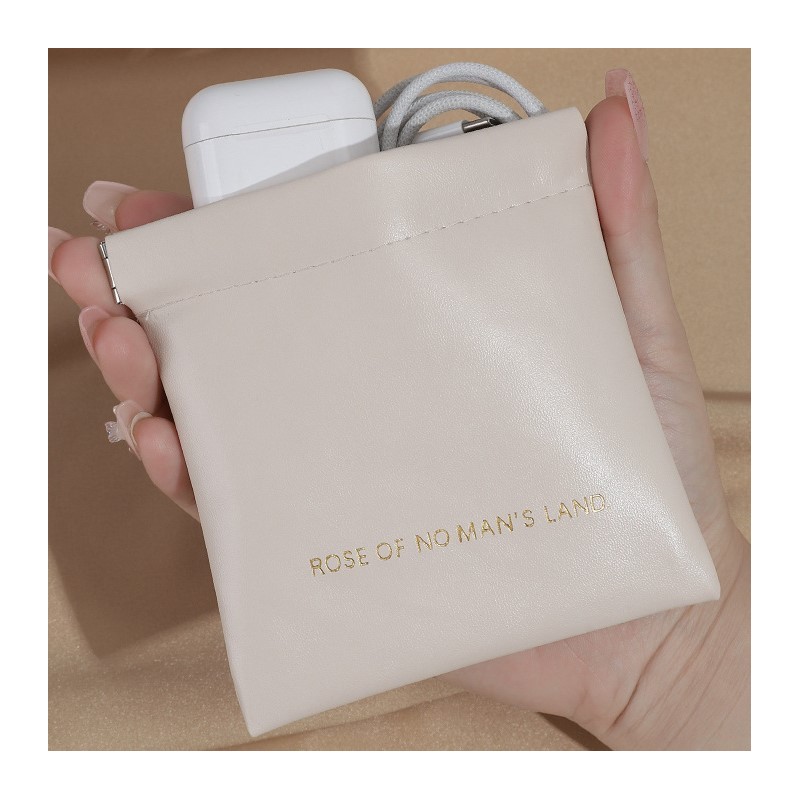 Organizer na wkładki higieniczne, elegancka saszetka do torebki, ekoskóra ORM34K - obrazek 3