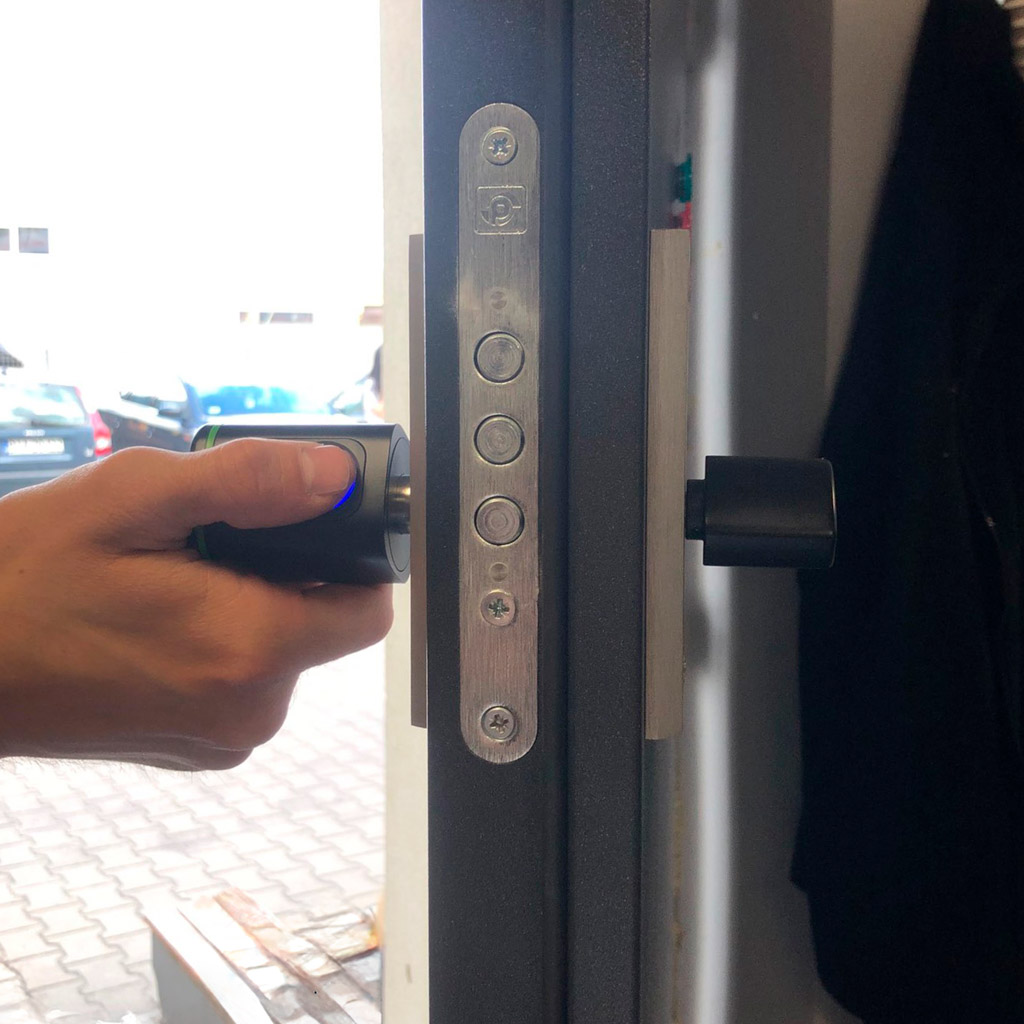 Zamek elektroniczny SMART wkładka inteligentna do drzwi odcisk palca bluetooth - obrazek 8