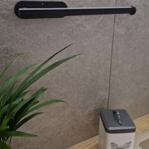 Uchwyt wieszak na papier ręcznik papierowy kuchenny taśma dwustronna mat loft czarny