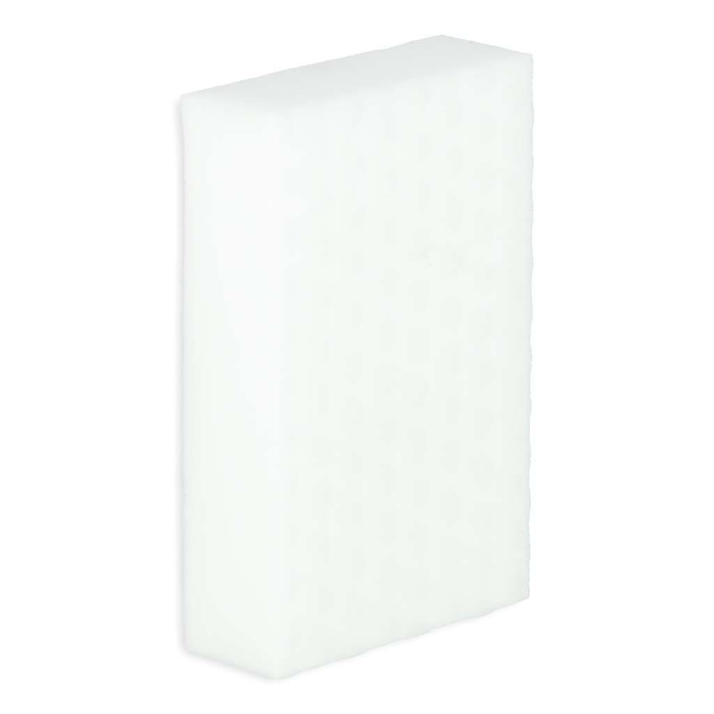 Magiczna gąbka z melaminy usuwa trudne plamy