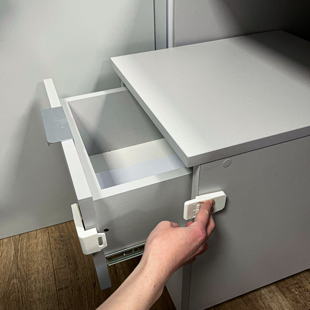 Zabezpieczenie szuflad kątowe wersja 2 białe - obrazek 6