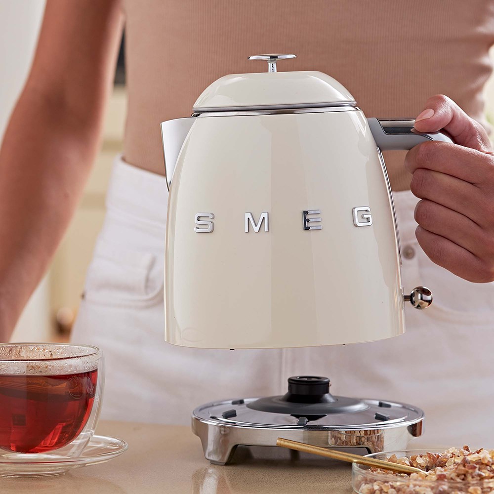 Czajnik SMEG KLF05CREU mini 0,8L creme - obrazek 7