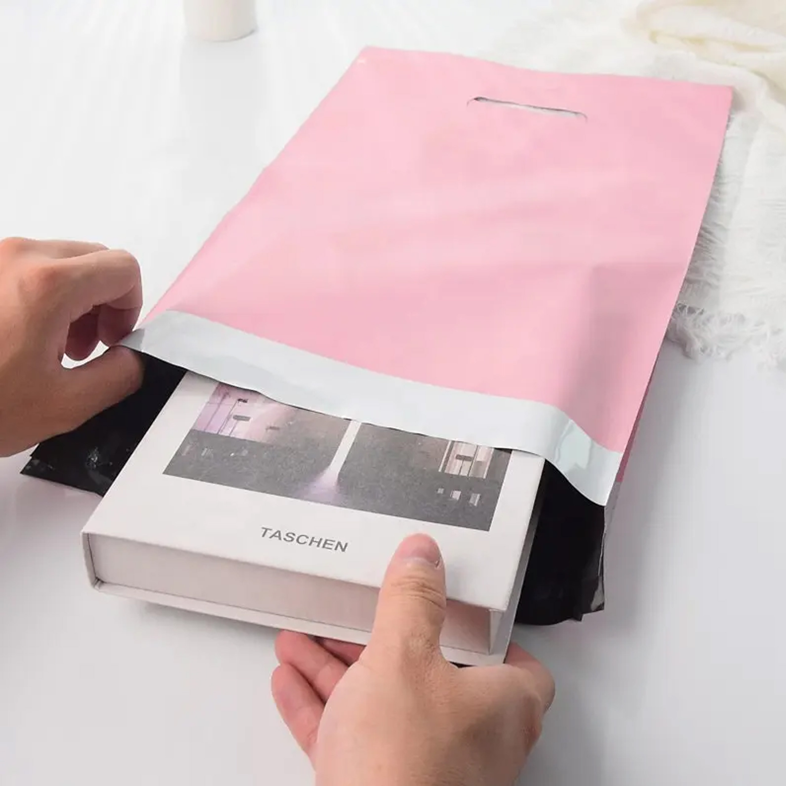 FOLIOPAKI KURIERSKIE RÓŻOWE Z RĄCZKĄ 500x600+70 50 szt - obrazek 6