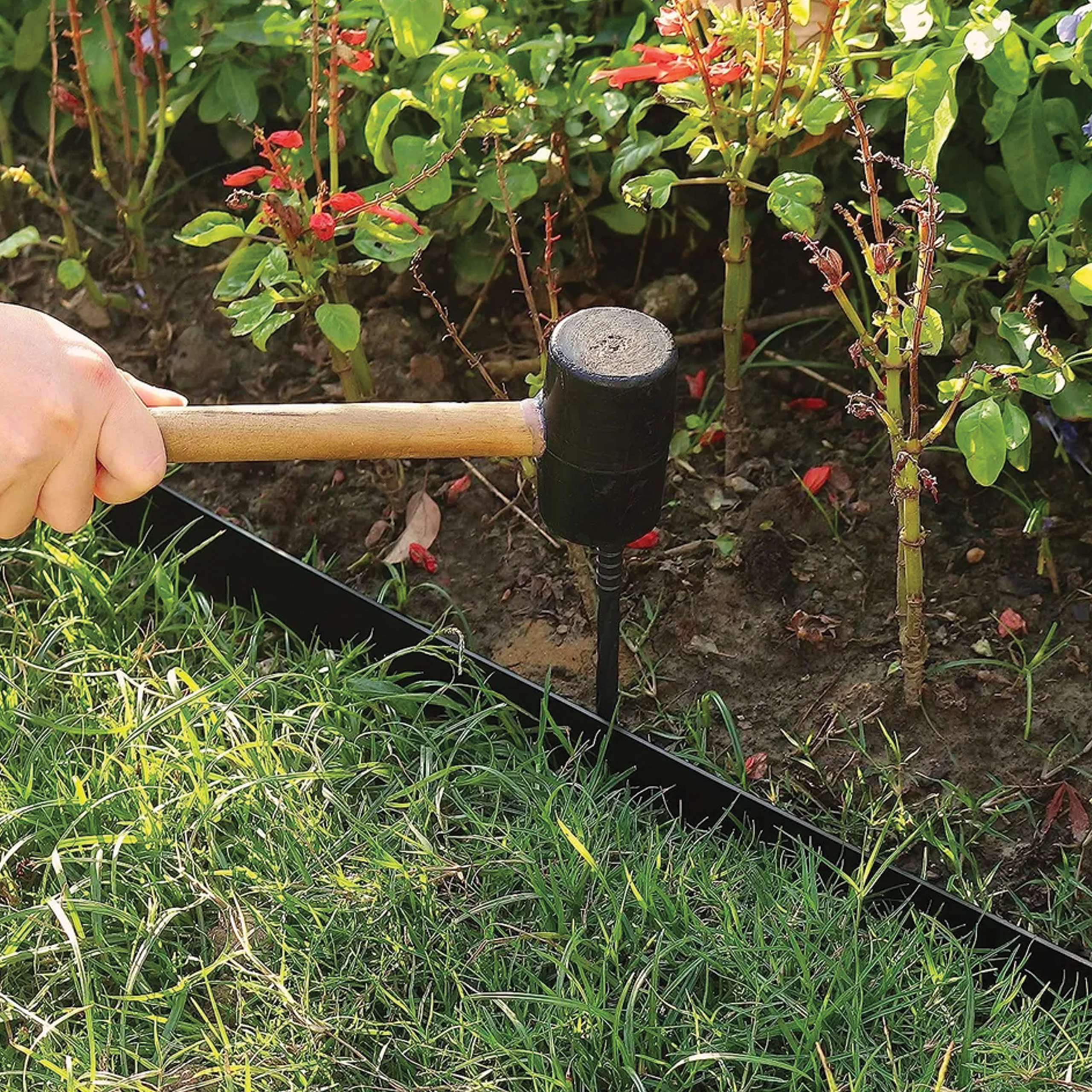 ZESTAW OBRZEŻE TRAWNIKOWE OGRODOWE 40x50x20m 30 KOŁKÓW KOTEW CZARNE - obrazek 10