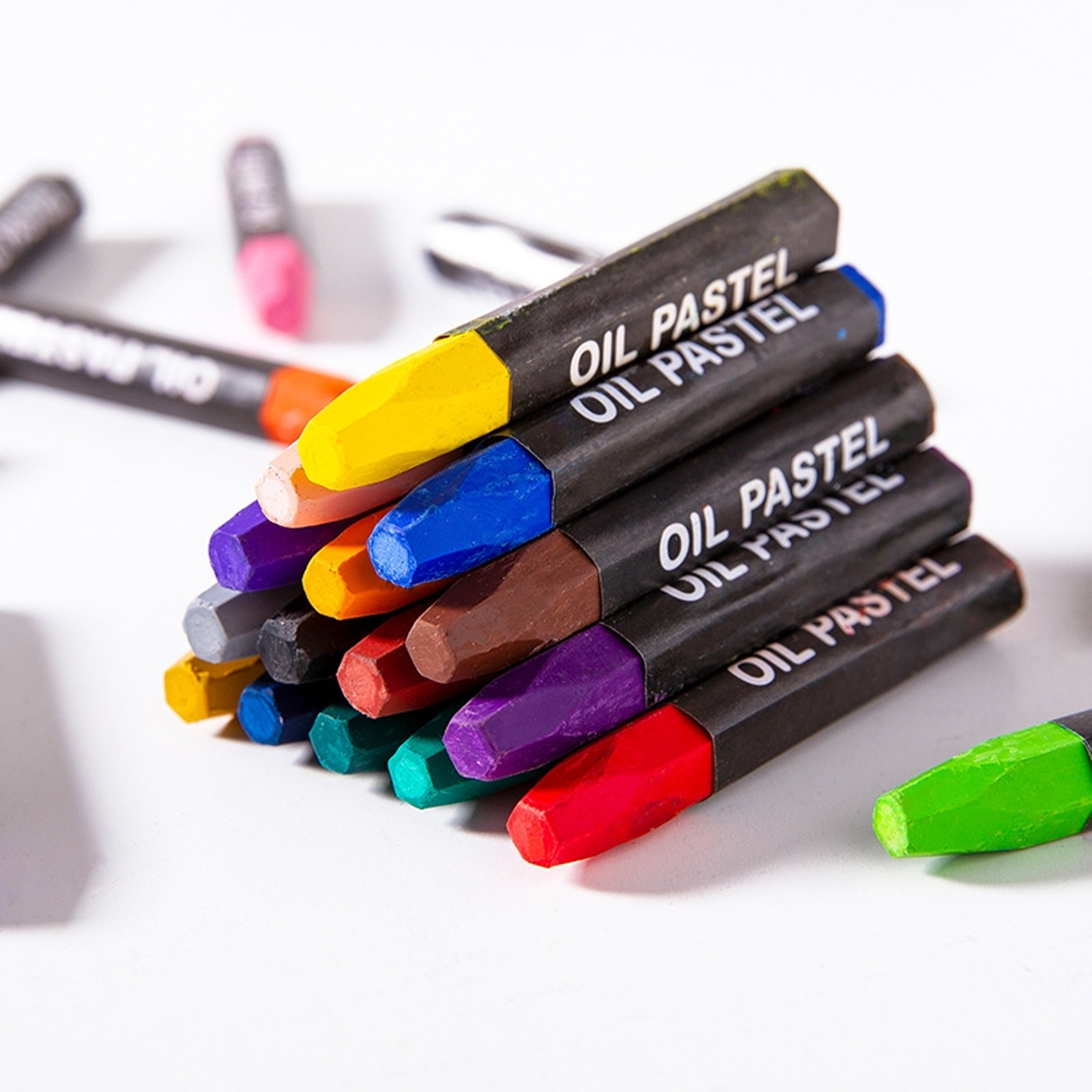 ZESTAW DO MALOWANIA DLA DZIECI Artystyczny kredki 145 el WALIZKA 204 SZT - obrazek 11