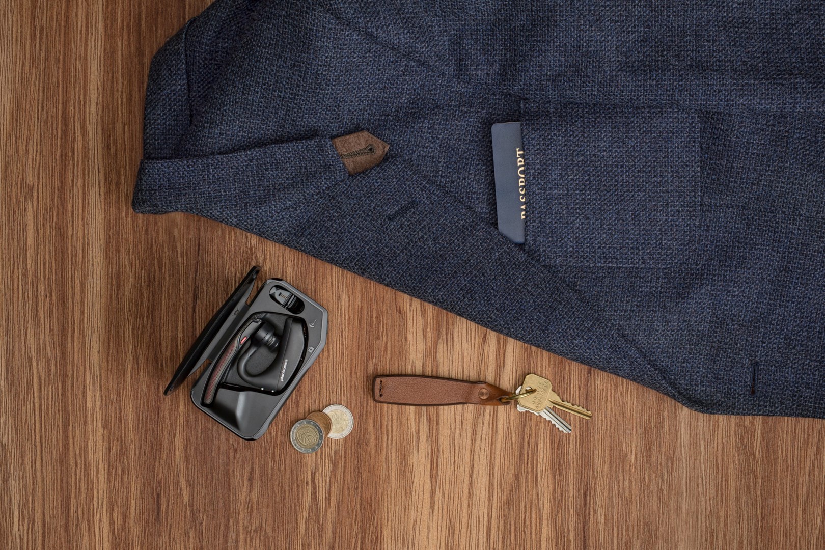 POLY Zestaw słuchawkowy Voyager 5200 USB-A Bluetooth + adapter BT700 - obrazek 3