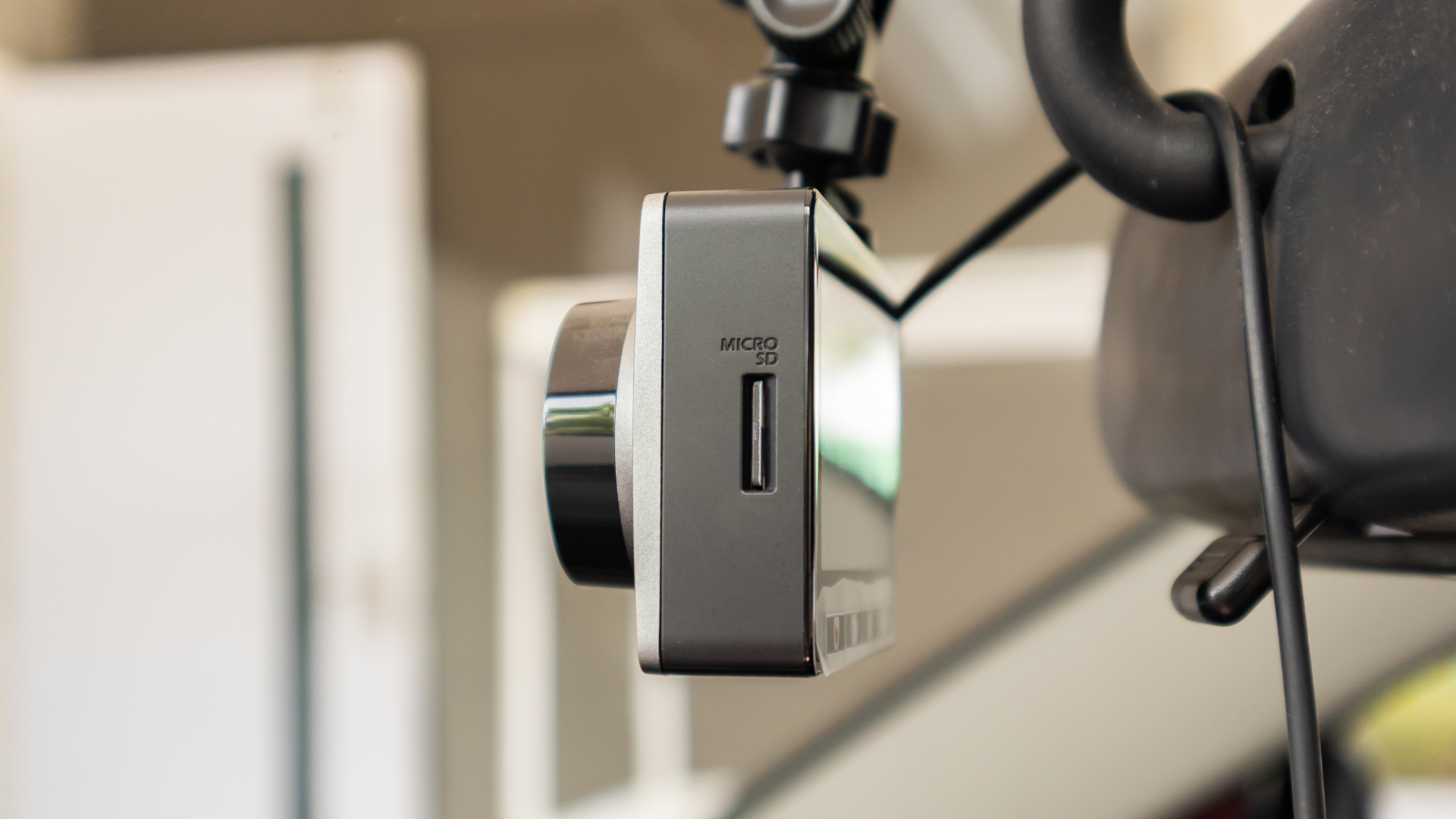 Jak wyposażyć auto w praktyczne akcesoria, które naprawdę ułatwiają codzienną jazdę? – Piotrków Trybunalski