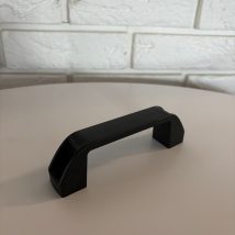 Uchwyt meblowy / transportowy z tworzywa sztucznego, czarny