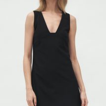 Sukienka Czarna sukienka z głębokim dekoltem S173 Black – Nife