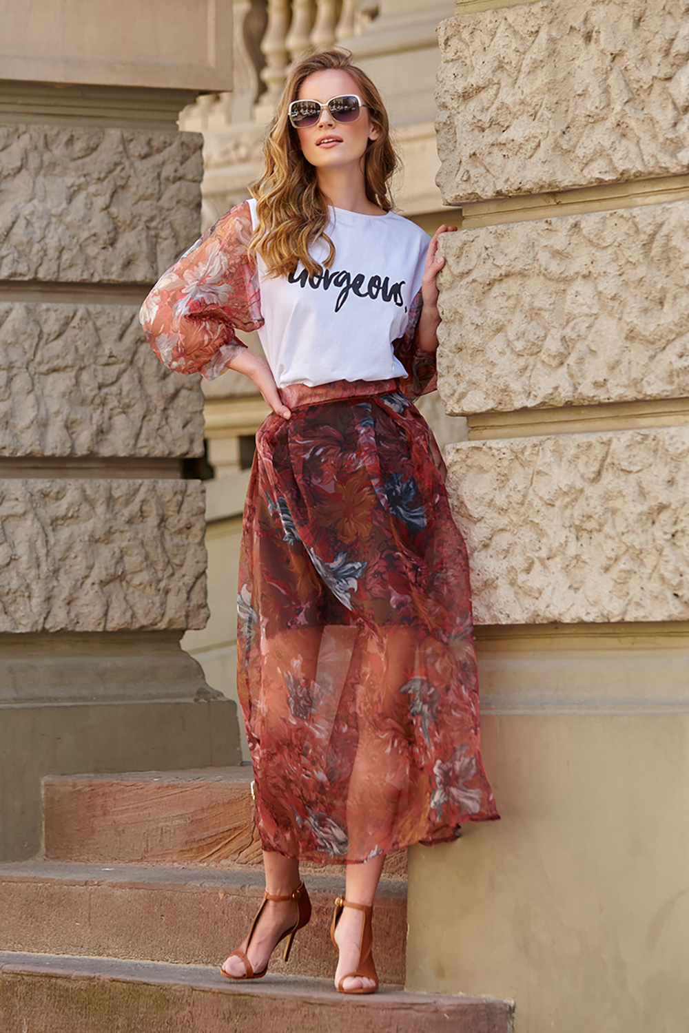 Bluzka Model L5 White/Bordo Flowers - Makadamia - obrazek 3