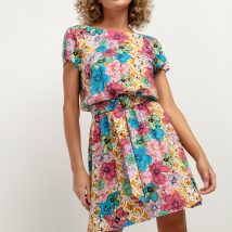 Sukienka Model T390/1 Big Muticolor Flowers – Tessita