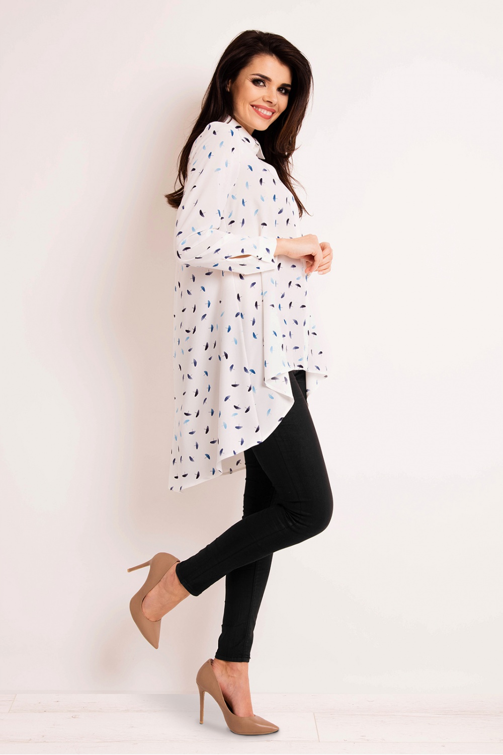 Koszula Damska Model M125 Blue Parasolki - Infinite You - obrazek 3