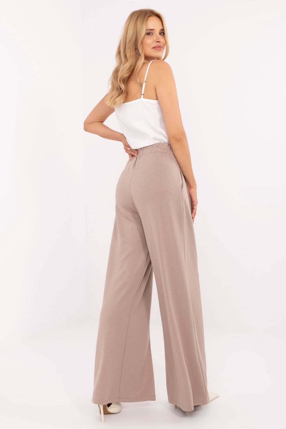 Spodnie Dresowe Model RV-DR-A613.69 Dark Beige - Relevance - obrazek 4