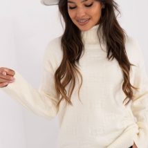 Golf Damski Model AT-SW-2342-1.35 Ecru – AT