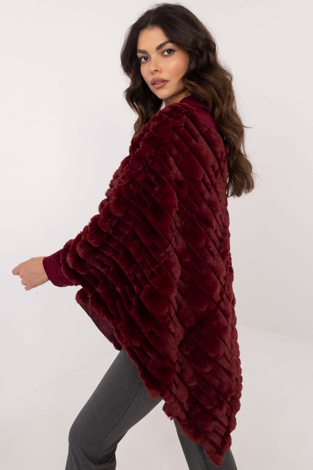 Sweter Poncho Model AT-PN-2347.68 Bordo - AT - obrazek 3