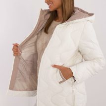 Kurtka Damska Model MBM-KR-2319.37 Ecru – MBM