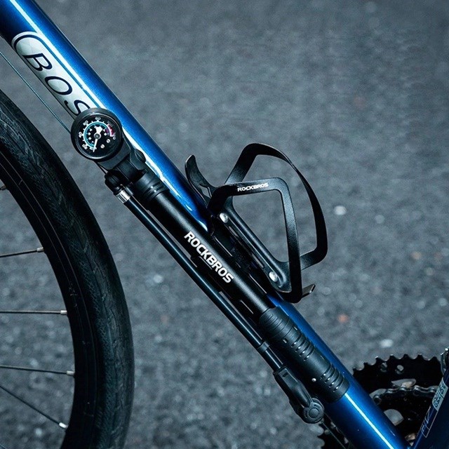 Pompka rowerowa Rockbros 42310006001 z manometrem - czarna - obrazek 4