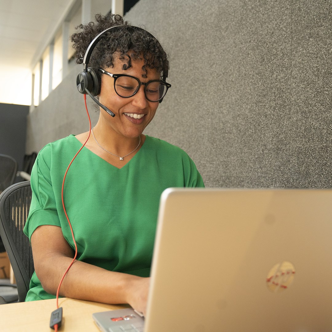 POLY Zestaw słuchawkowy Blackwire 8225 Stereo USB-C z certyfikatem Microsoft Teams + przejściówka USB-C/A - obrazek 3