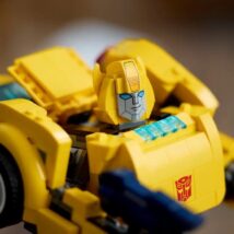 LEGO ICONS 10338 Bumblebee