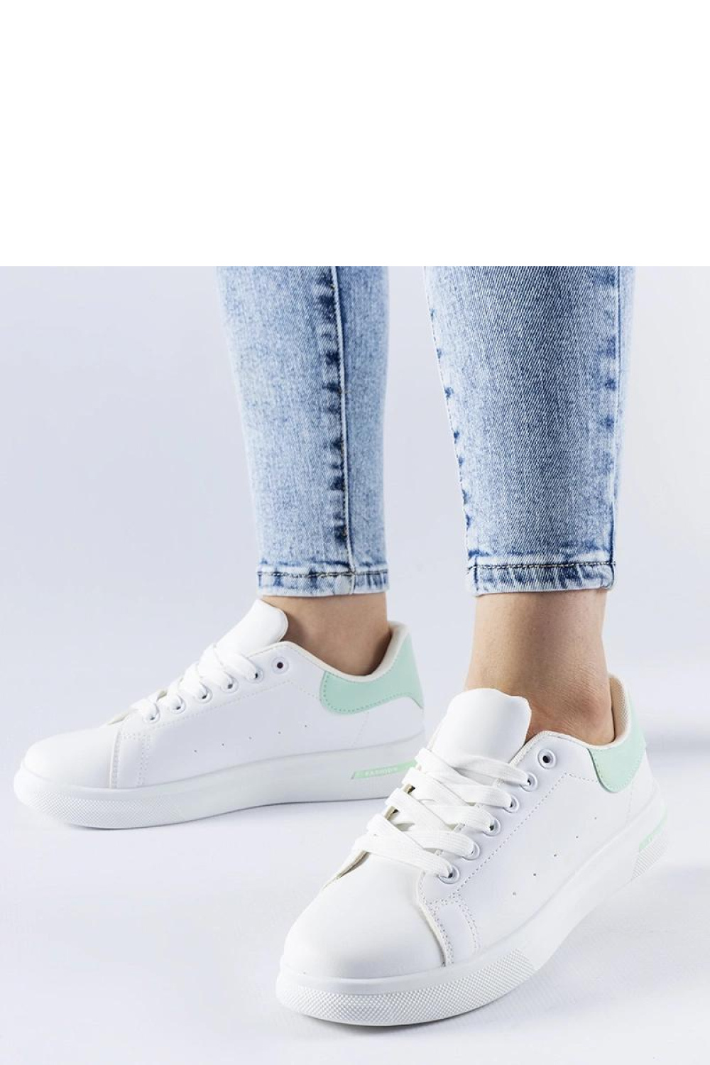 Biało-miętowe sneakersy Leland - Solea - obrazek 2
