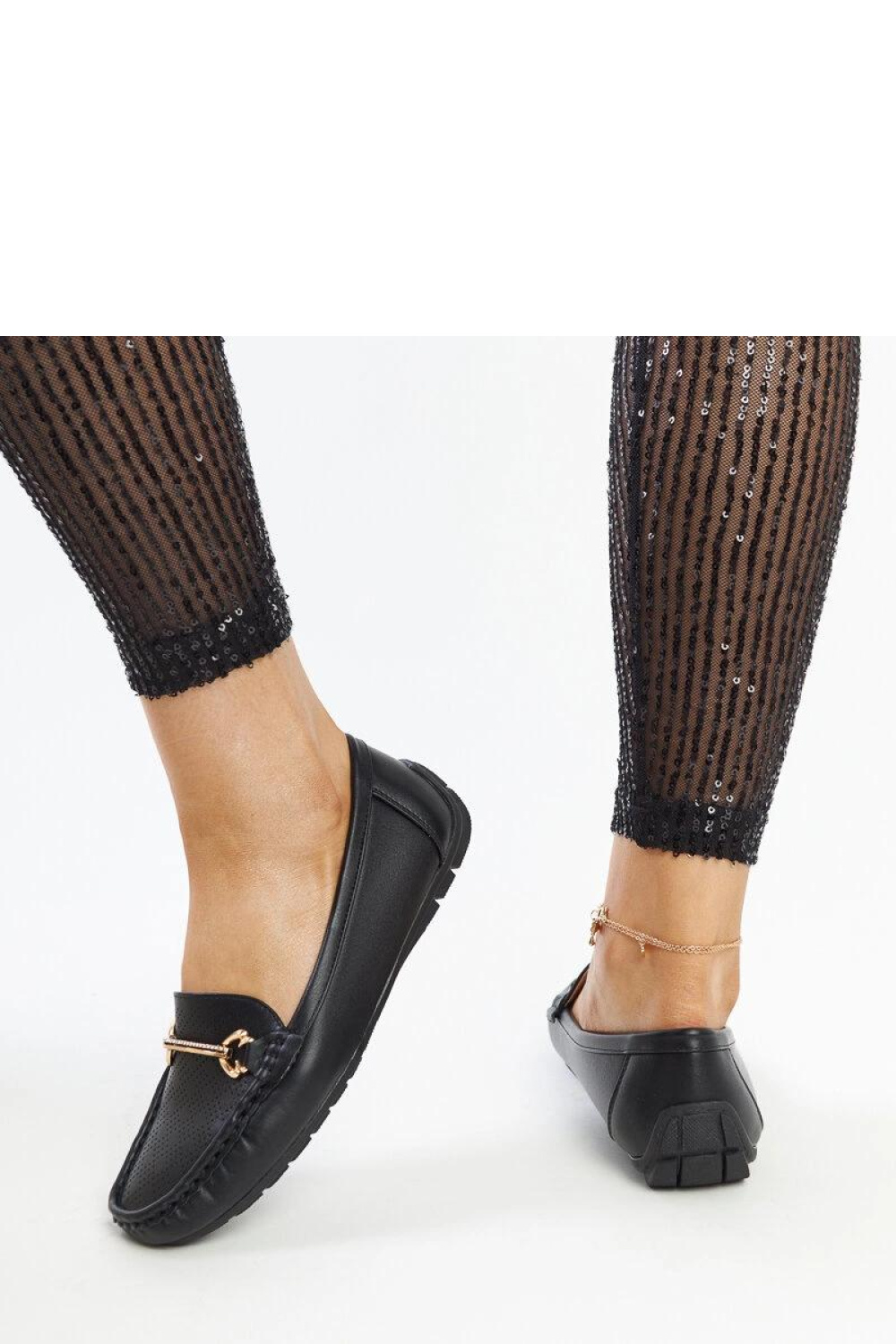Czarne mokasyny z ozdobną klamerką Adila - Solea - obrazek 4