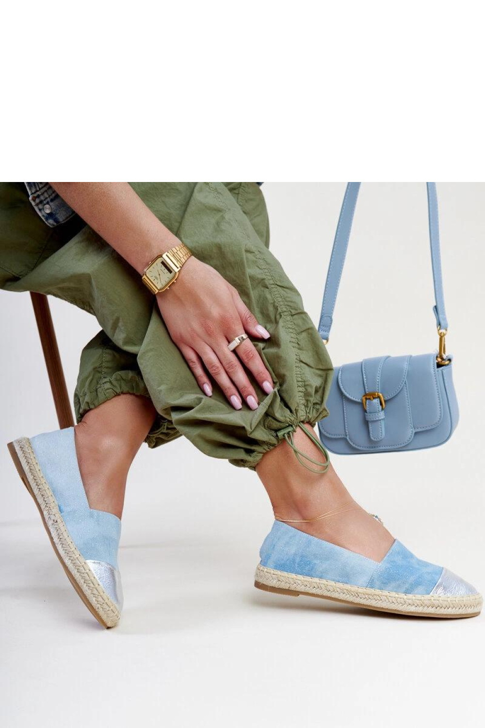 Niebiesko-srebrne błyszczące espadryle Surana - Solea - obrazek 2