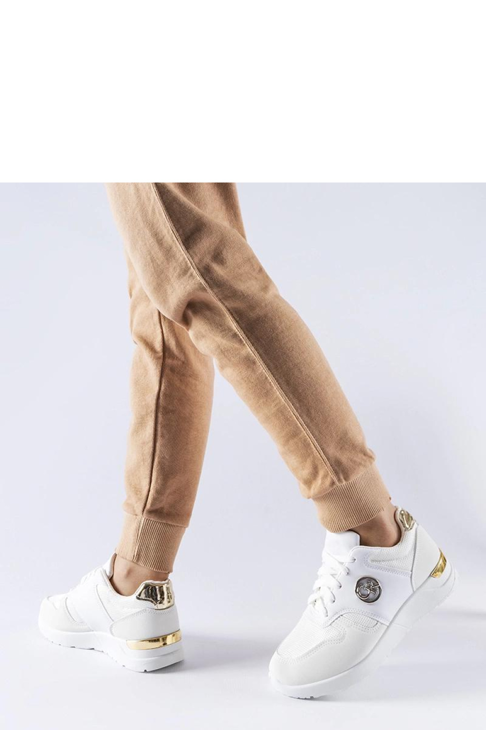 Białe sportowe sneakersy Almenno - Solea - obrazek 3