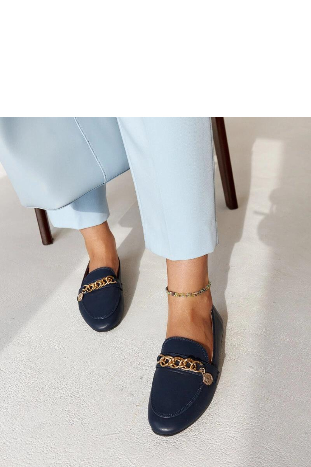 Granatowe mokasyny z łańcuszkiem Scaletta - Solea - obrazek 5