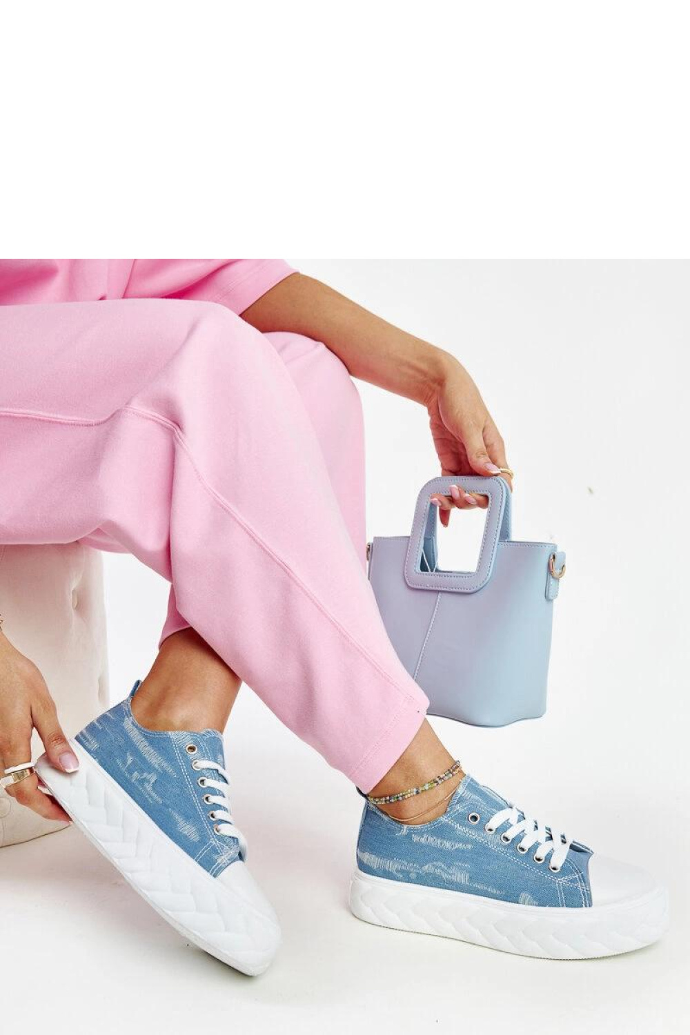 Niebieskie trampki na wysokiej platformie Almaz - Solea - obrazek 2