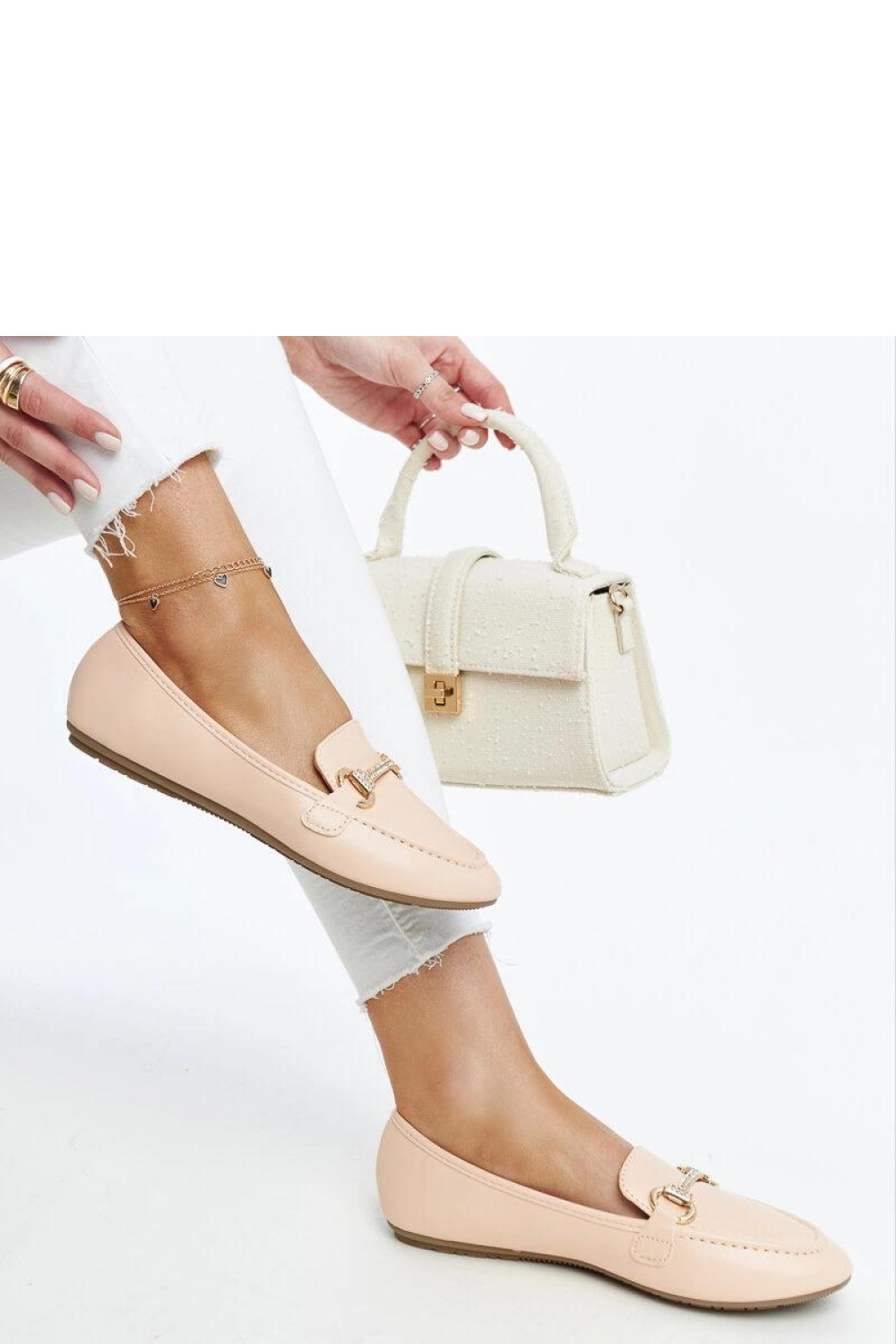 Beżowe mokasyny z ozdobną klamerką Paddy - Solea - obrazek 2