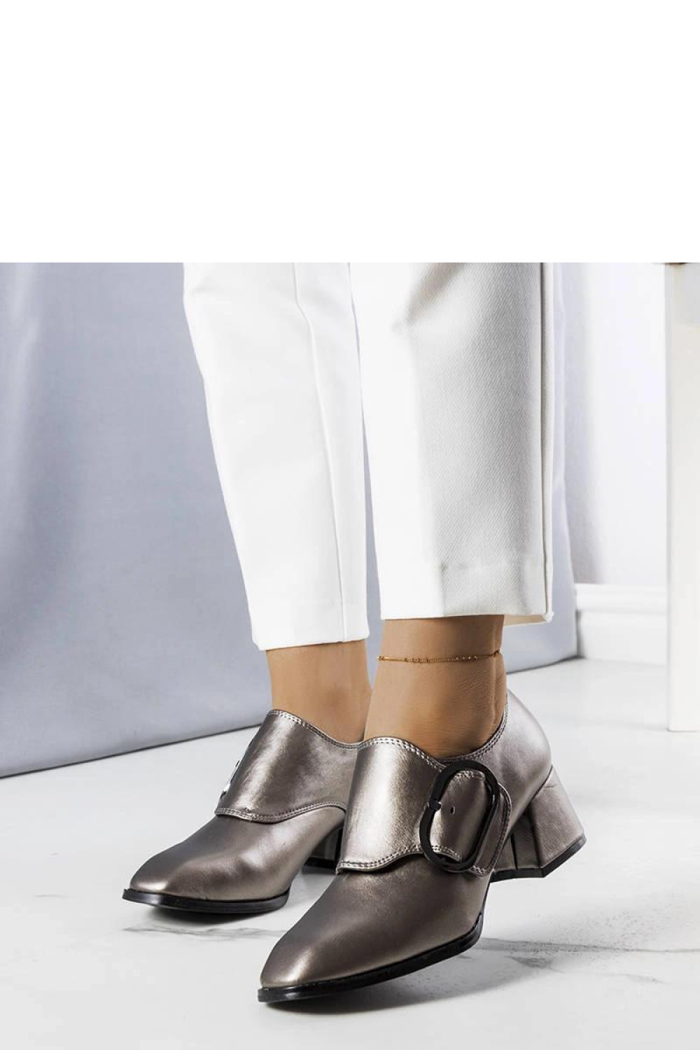 Szare czółenka na słupku Ailani - Solea