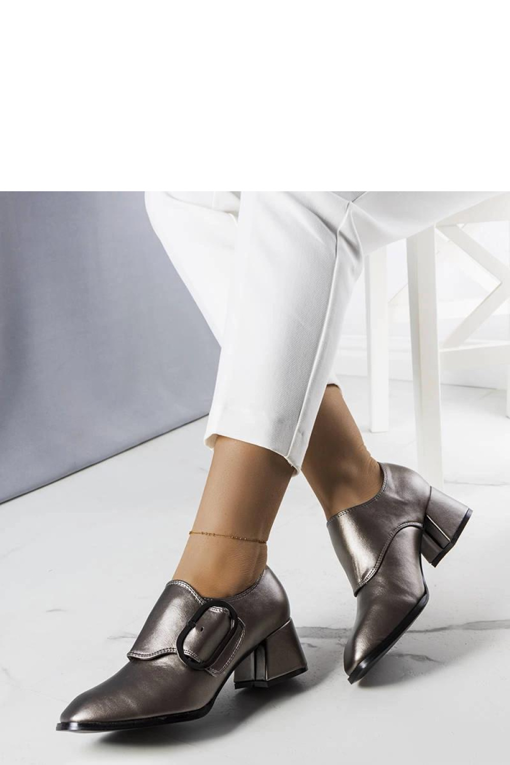 Szare czółenka na słupku Ailani - Solea - obrazek 3