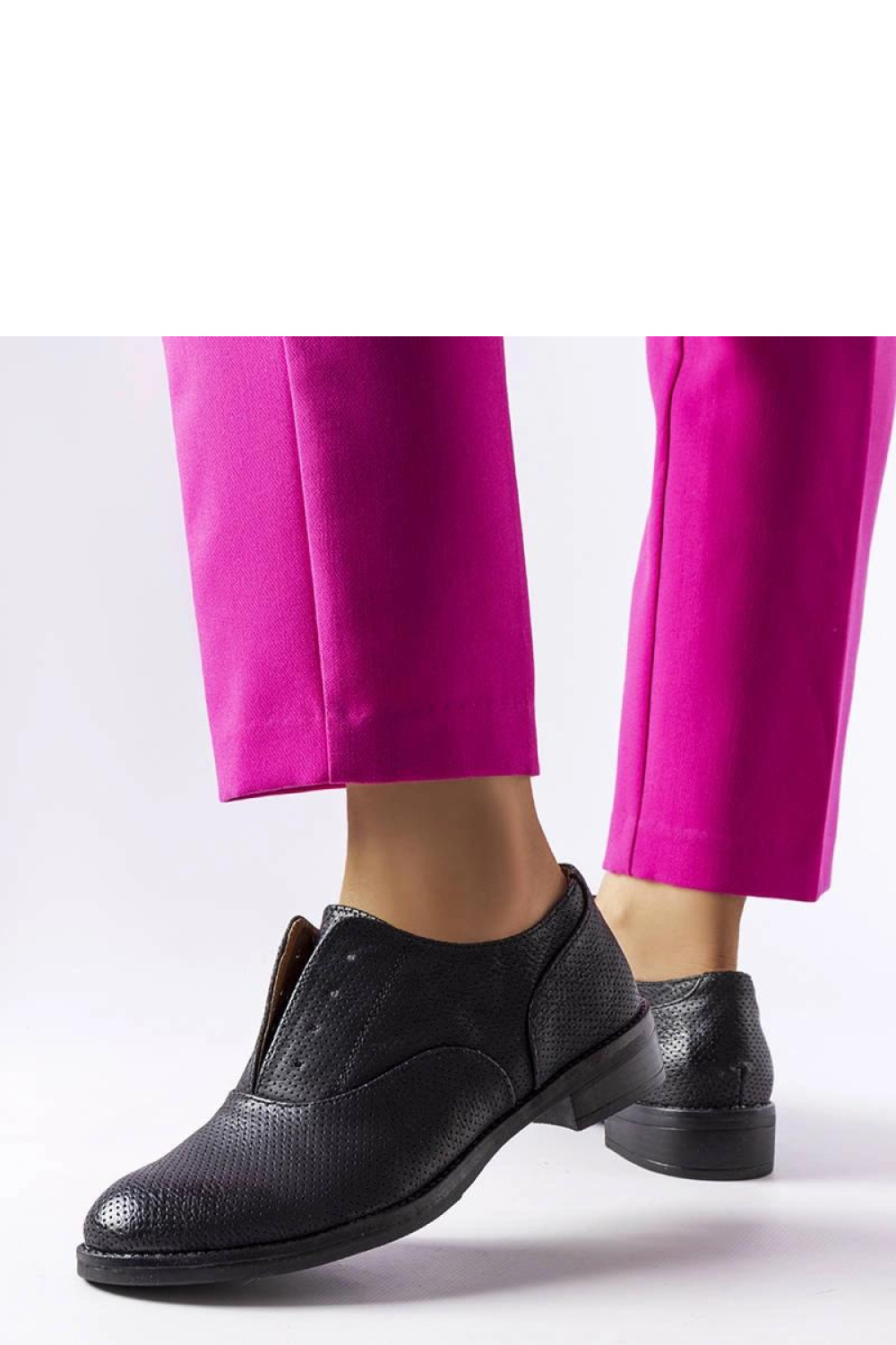 Czarne półbuty perforowane Kairaouani - Solea - obrazek 2