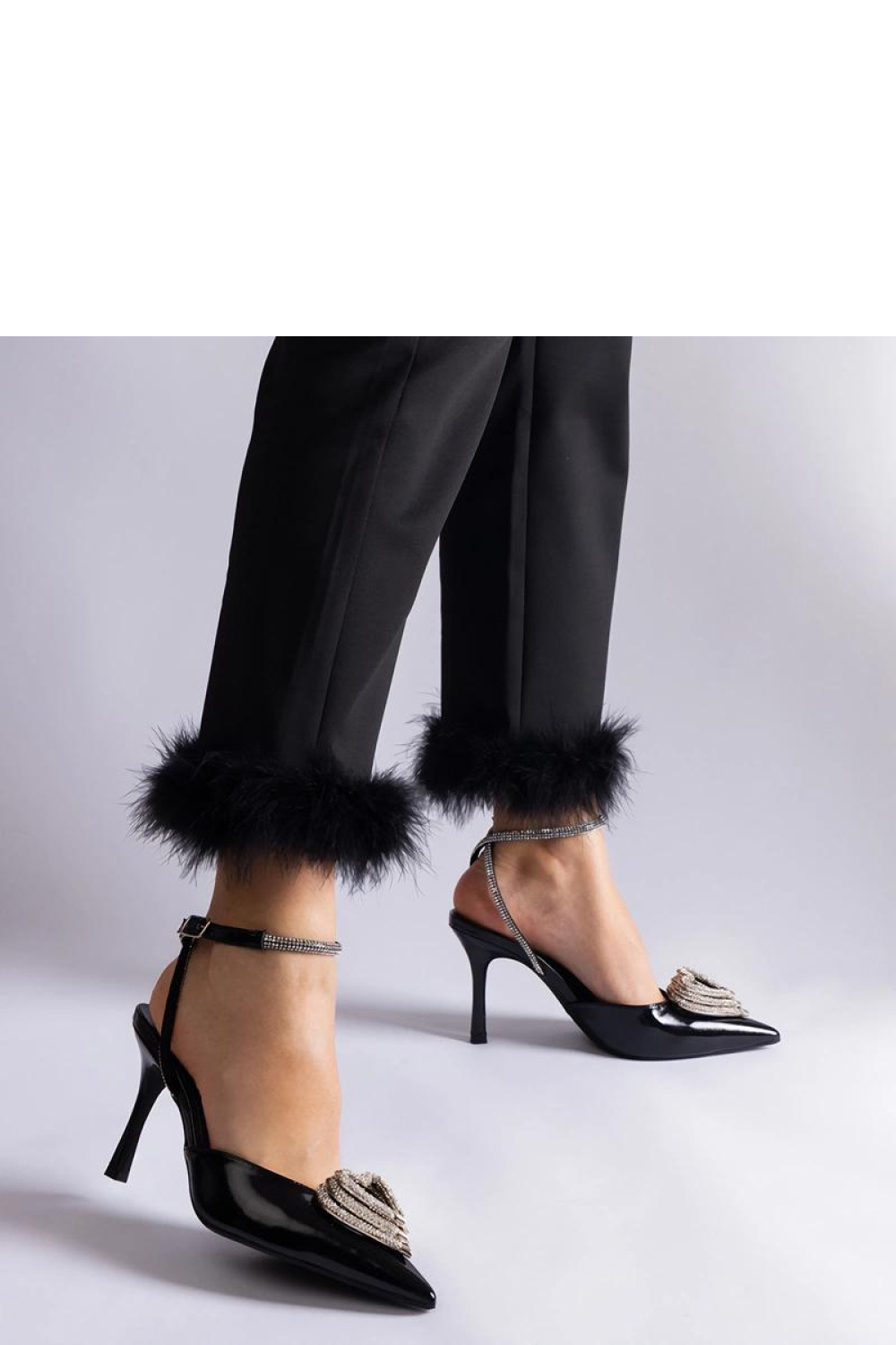 Czarne szpilki z odkrytą pięta zdobione cyrkoniami Isoda - Solea - obrazek 2