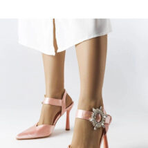 Beżowe satynowe sandały na szpilce Linda – Solea