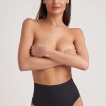 Stringi Model Correct Sensual Black – Gatta