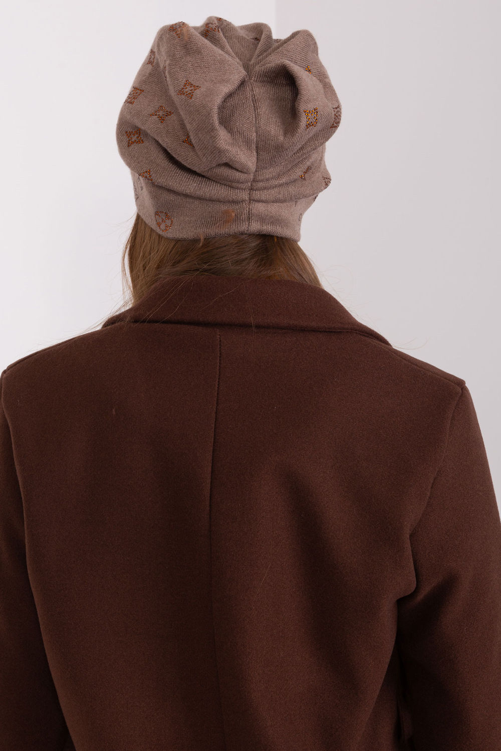 Czapka Model AT-CZ-2325.85 Brown - AT - obrazek 3