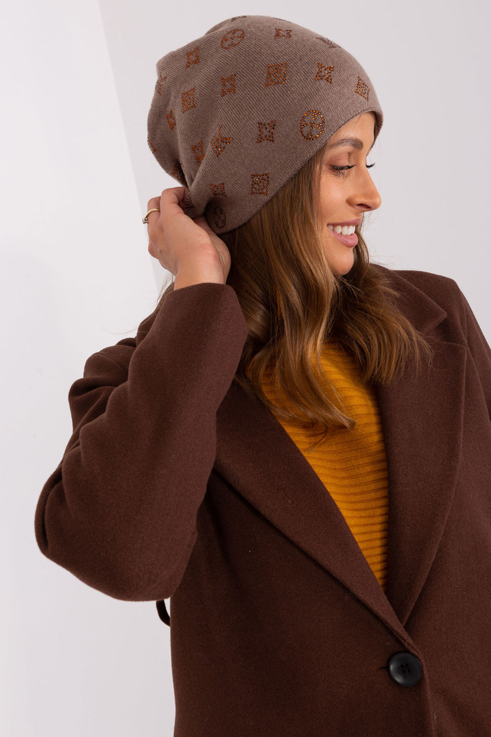 Czapka Model AT-CZ-2325.85 Brown - AT - obrazek 4