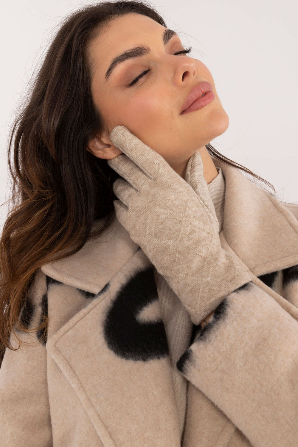 Rękawiczki Model AT-RK-23901.22 Beige - AT - obrazek 4