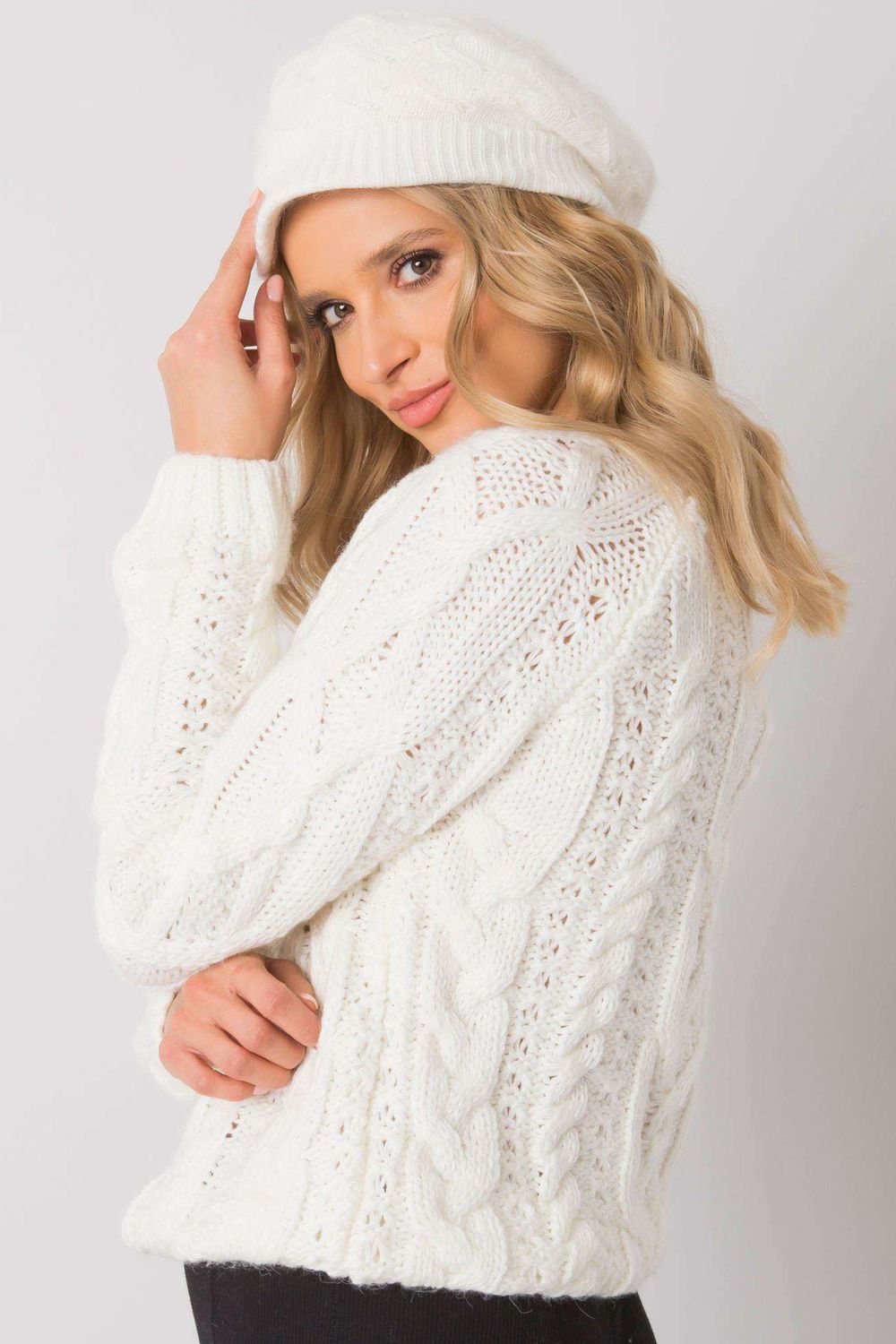 Czapka Damska Model AT-CZ-H-615 Ecru - AT - obrazek 2