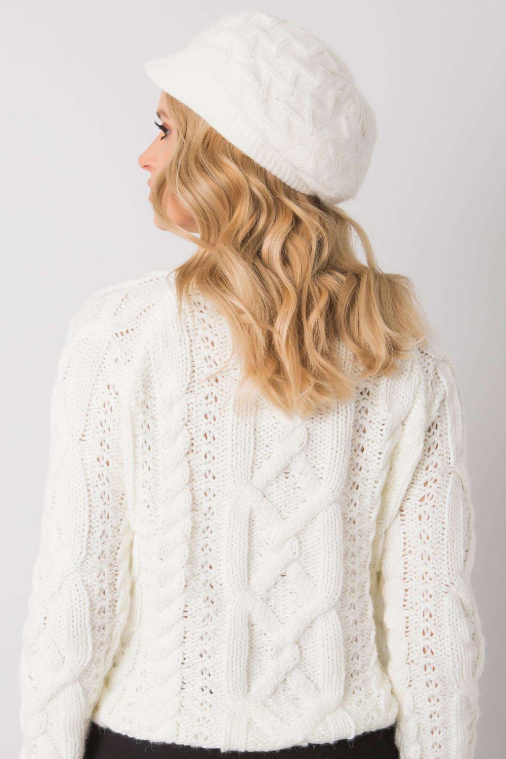 Czapka Damska Model AT-CZ-H-615 Ecru - AT - obrazek 3